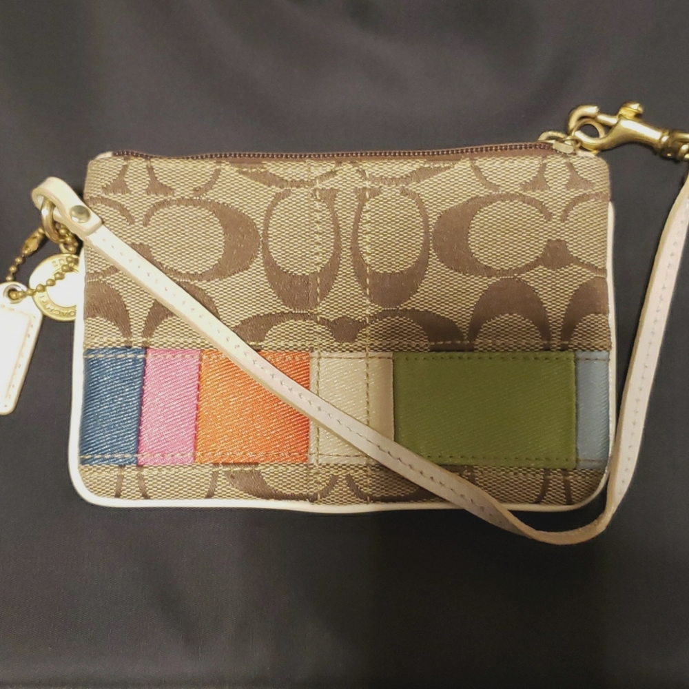 Coach  Wristlet